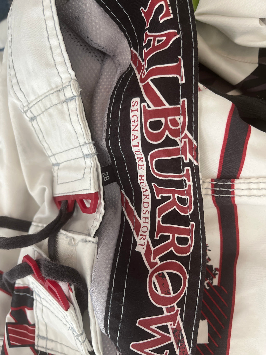 Bermuda Vintage Billabong x Taj Burrow Signature Series (28) "C: 72 L:50"
